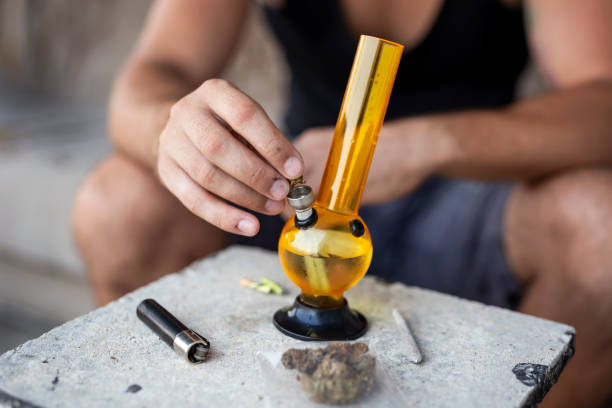 How to Clean A Bong - DATO